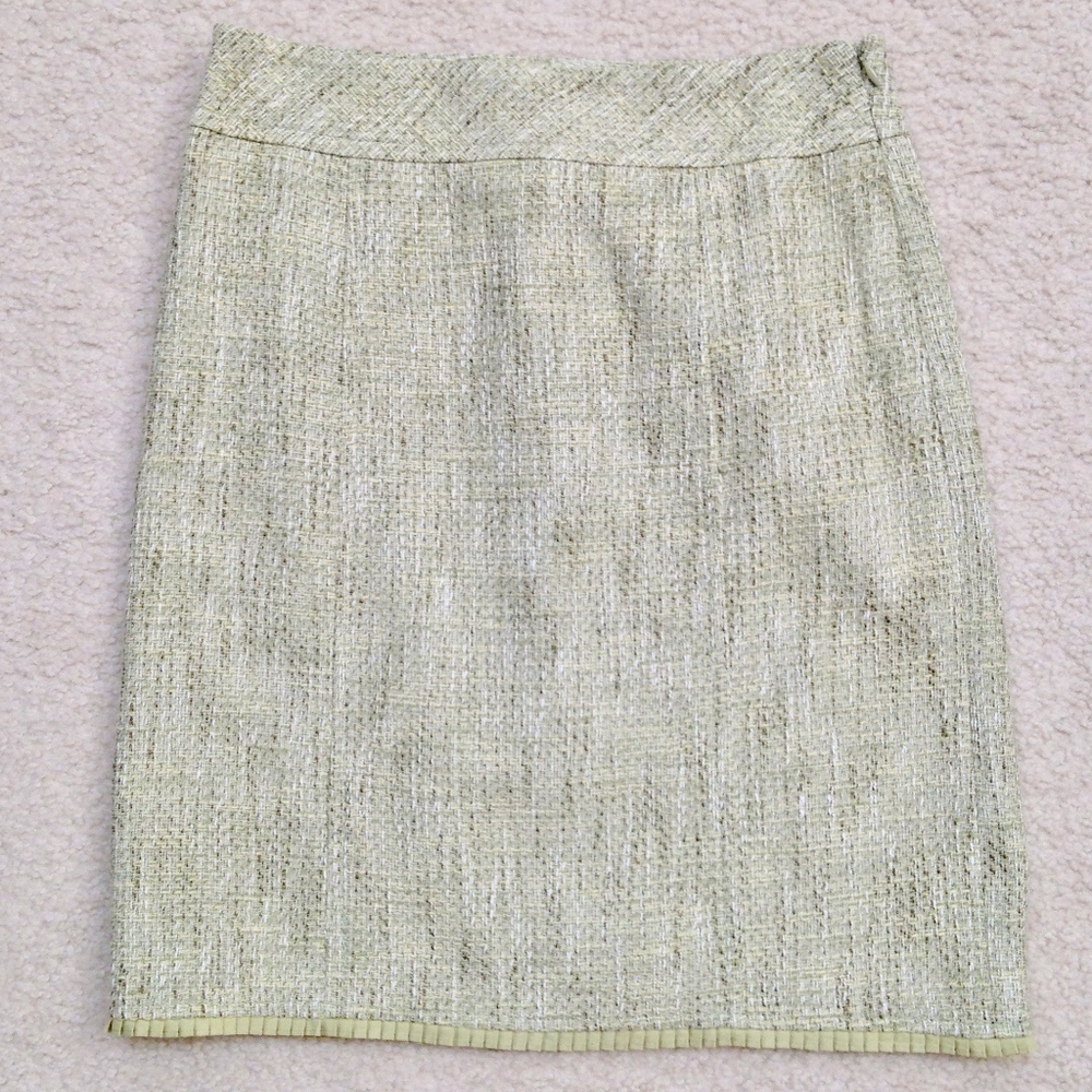Ann Taylor Spring Green Skirt, Size 2P